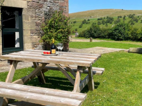 Stunning location for 4 with Pets Log fire Pass the Keys